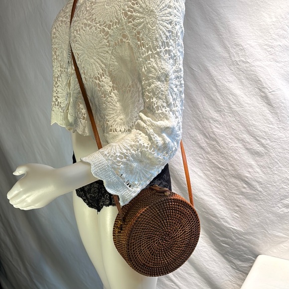 Urban Outfitters Brown Crossbody Bag with Woven Design - Picture 4 of 11